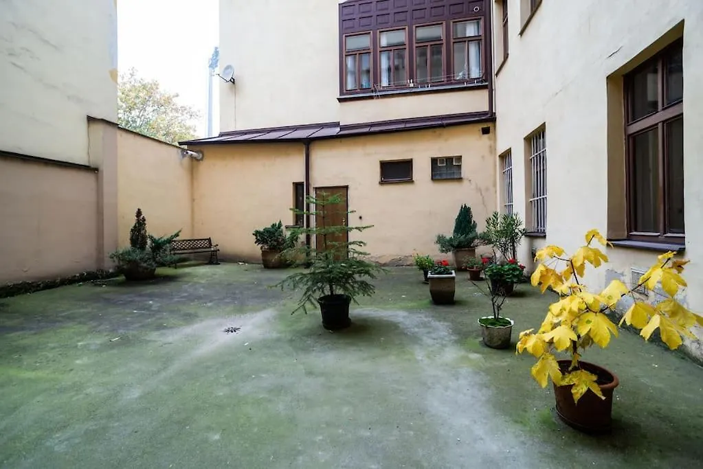 Apartamento Cosy, Retro-Styled Flat In Beautiful Zizkov Praga