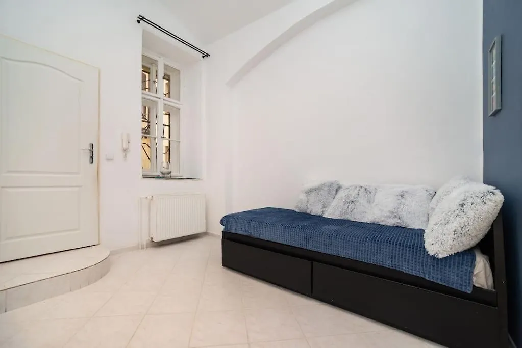 Apartamento Cosy, Retro-Styled Flat In Beautiful Zizkov Praga 0*,